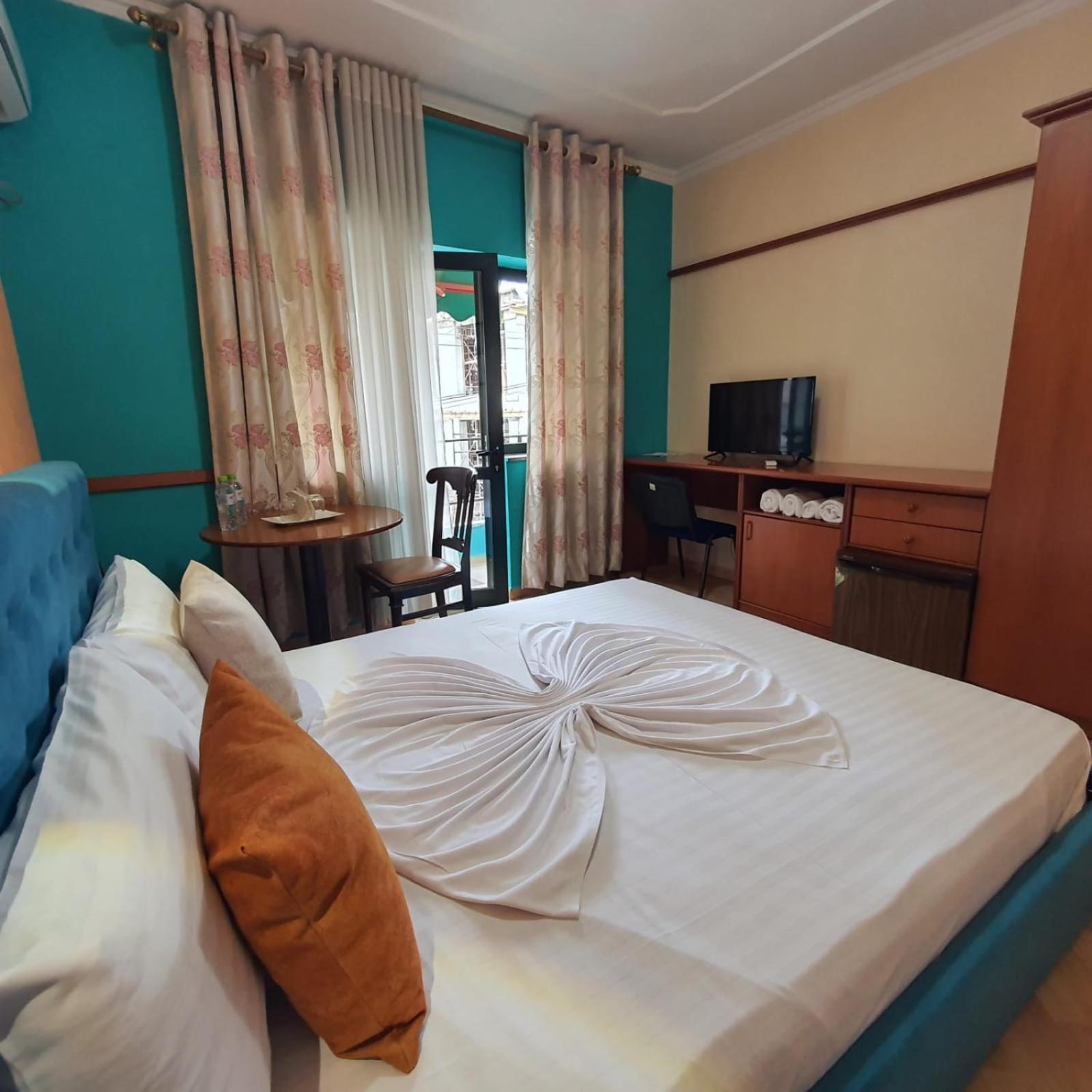 Quick Stop Hotel Tirana Exterior photo